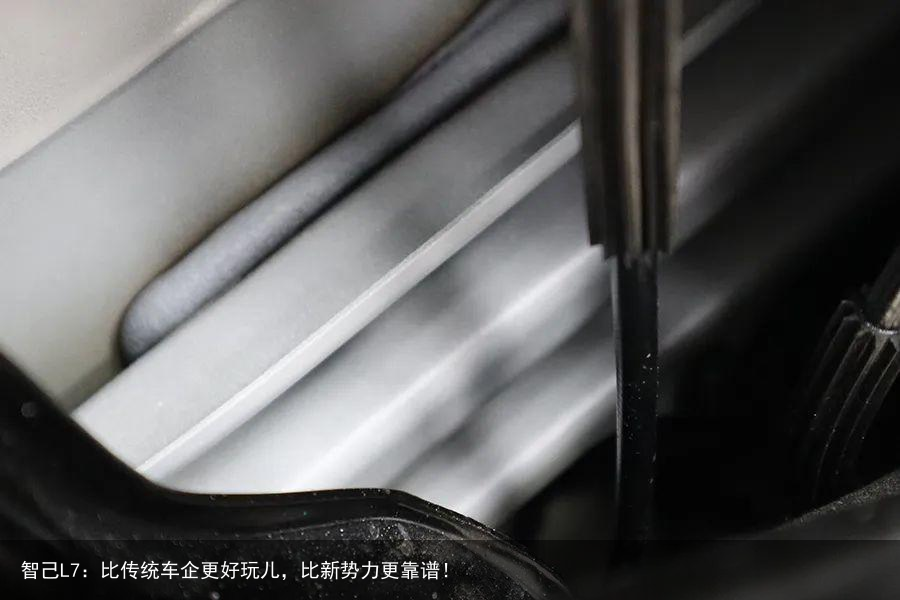 智己L7：比传统车企更好玩儿，比新势力更靠谱！