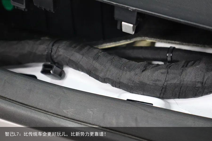 智己L7：比传统车企更好玩儿，比新势力更靠谱！